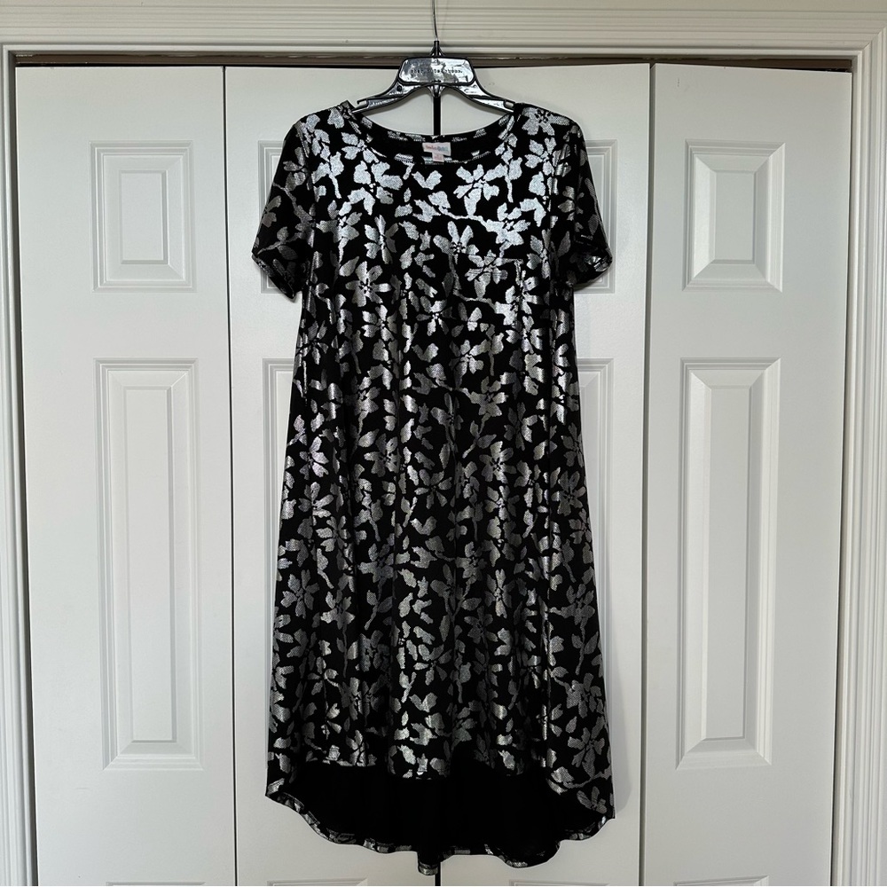 Small Lularoe Carly Shift Dress